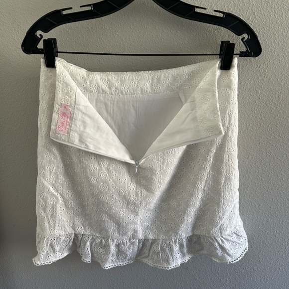 Pink Lily White Mini Skirt With Bow Size: Medium - Picture 7 of 9